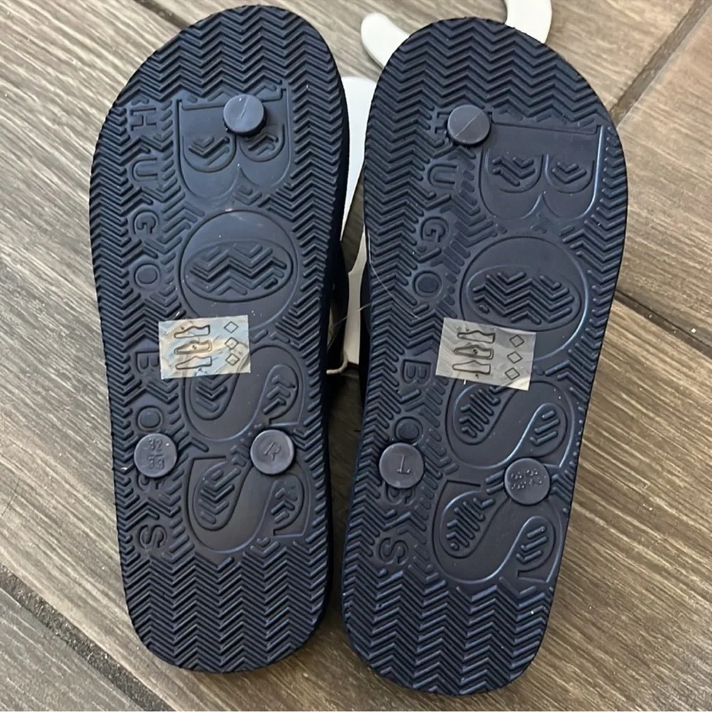 Brand new authentic Hugo Boss boys designer waterproof flip flops sandals sz 13